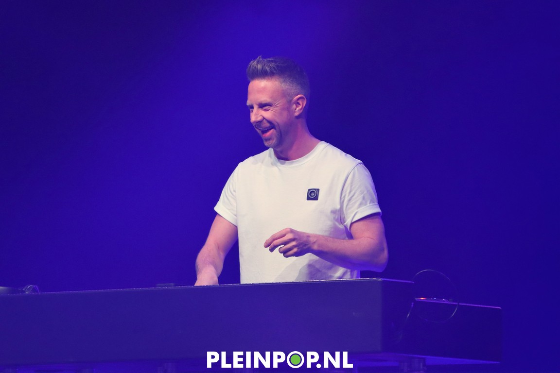DJ Roy    (7)